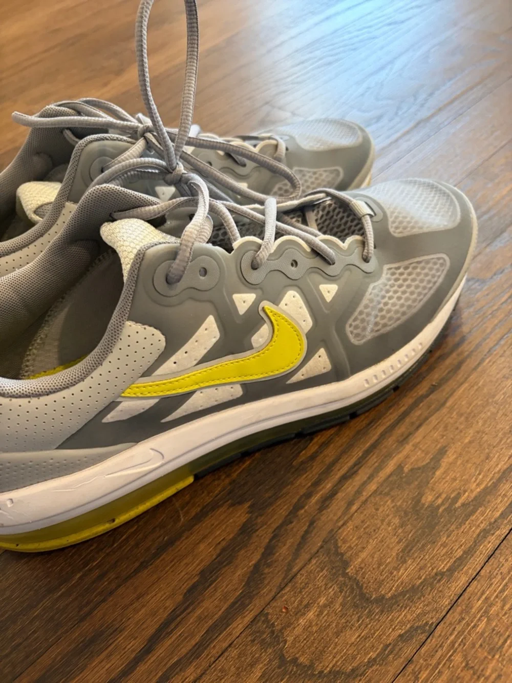 Nike Men’s Gray and Yellow Athletic Sneakers Size 13 - Picture 6 of 12